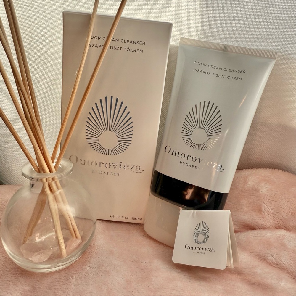 🫧Luxury Moor Cream Cleanser - White